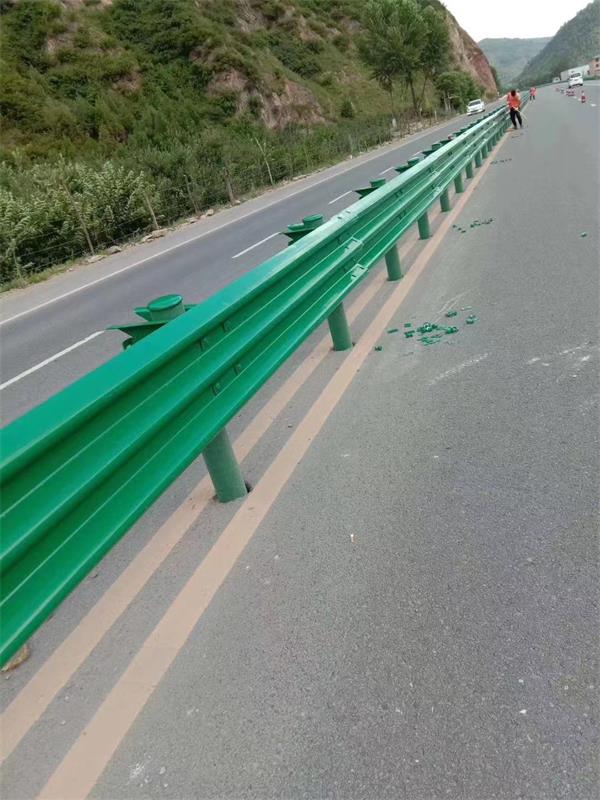 高(gao)速(su)公(gōng)路護欄